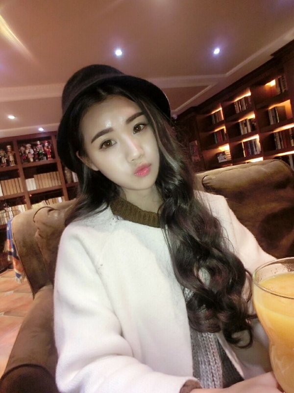 气质小妹的第三张照片--徐州相亲服务中心