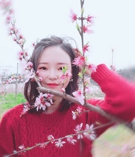 小桌子的第一张照片--徐州相亲服务中心