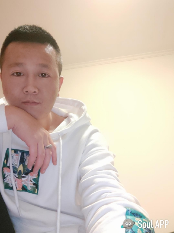 Away的第一张照片--徐州相亲服务中心