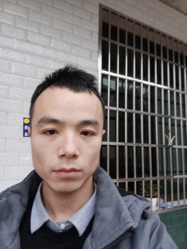 笑得那么开心的第一张照片--徐州相亲服务中心