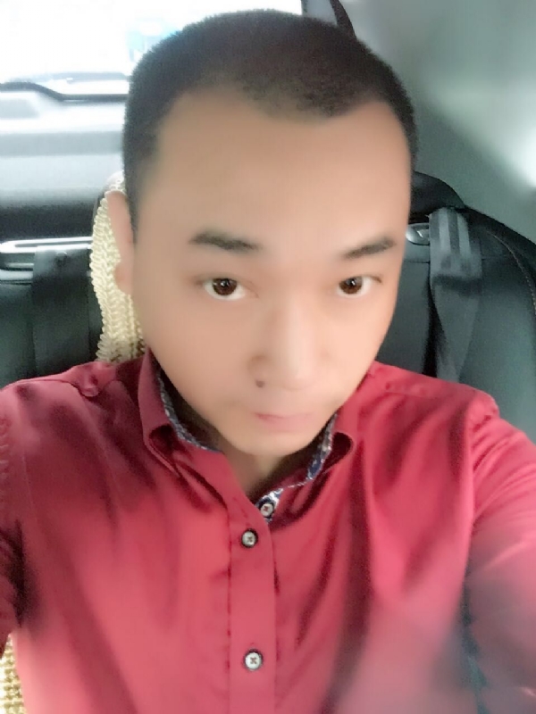 在一个路口等的第一张照片--徐州相亲服务中心