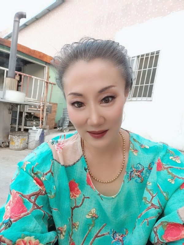 燕子的第三张照片--徐州相亲服务中心