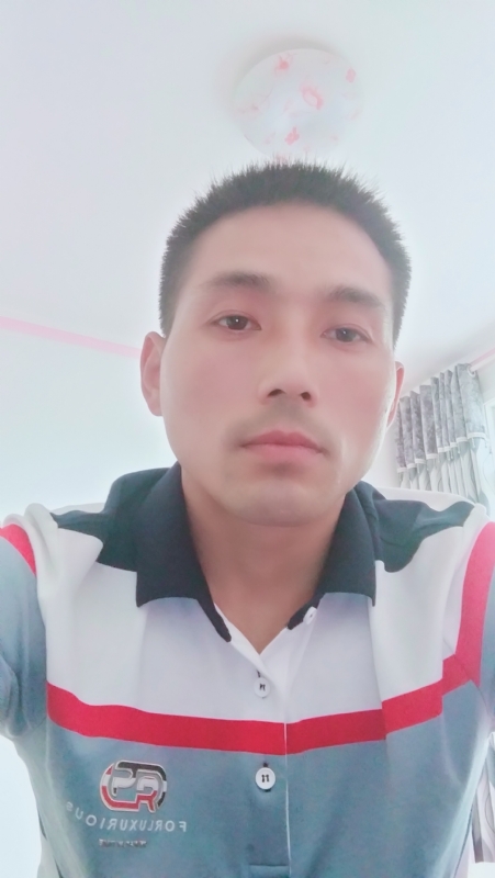 染红尘世的第一张照片--徐州相亲服务中心