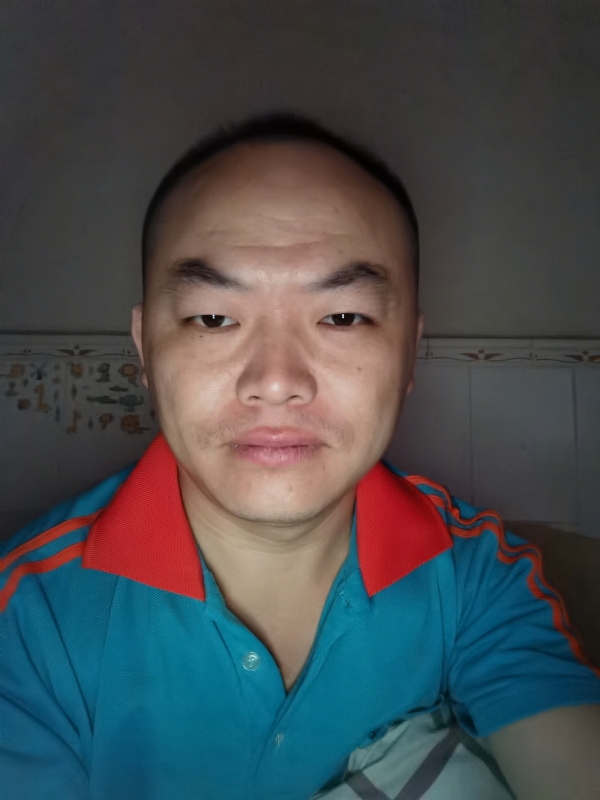 与子携老的第三张照片--徐州相亲服务中心