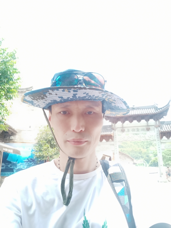 童群海的第一张照片--徐州相亲服务中心