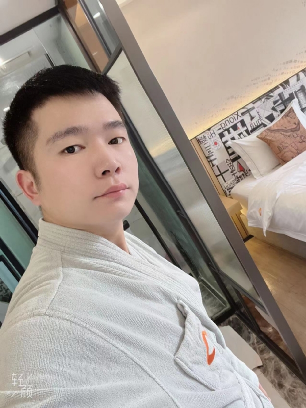 绿帽的第一张照片--徐州相亲服务中心