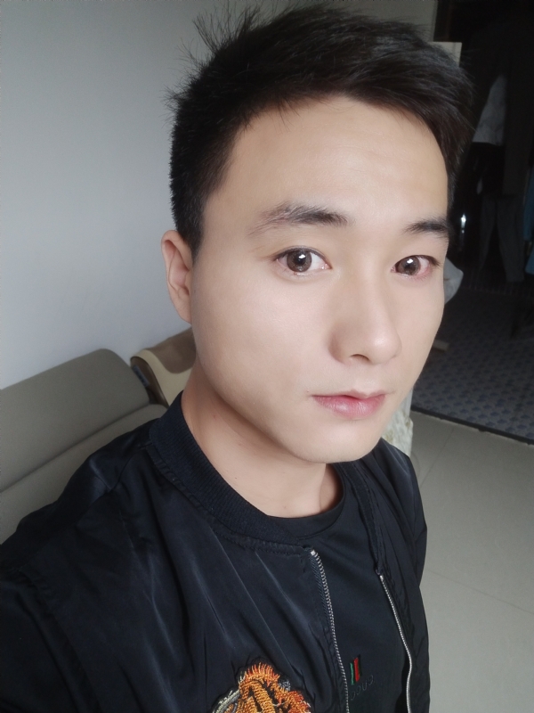 何凡的第三张照片--徐州相亲服务中心