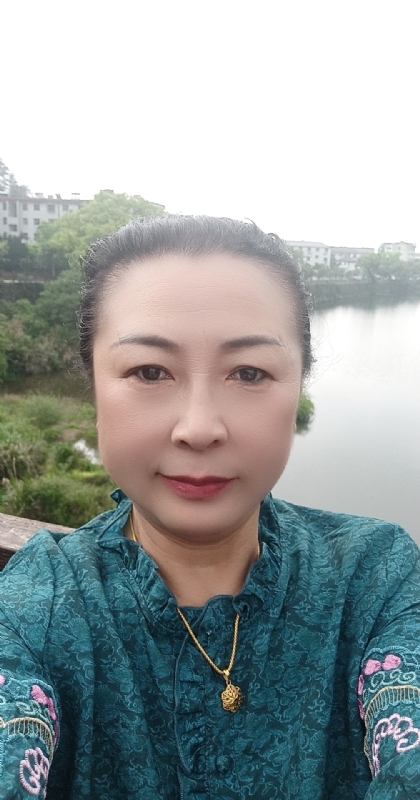 雨中情的第一张照片--徐州相亲服务中心