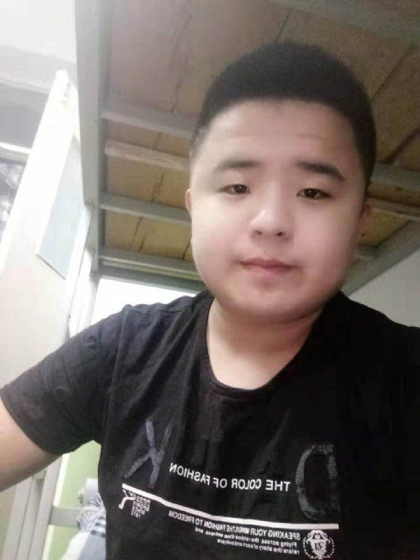 打小就爱淘气的第一张照片--徐州相亲服务中心