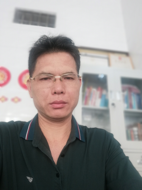 后视镜的第一张照片--徐州相亲服务中心