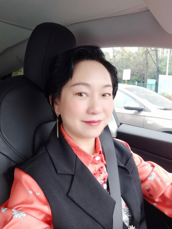 艳阳天的第二张照片--徐州相亲服务中心