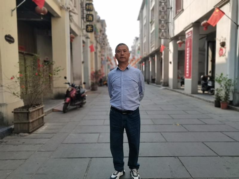 一粒尘埃的第一张照片--徐州相亲服务中心