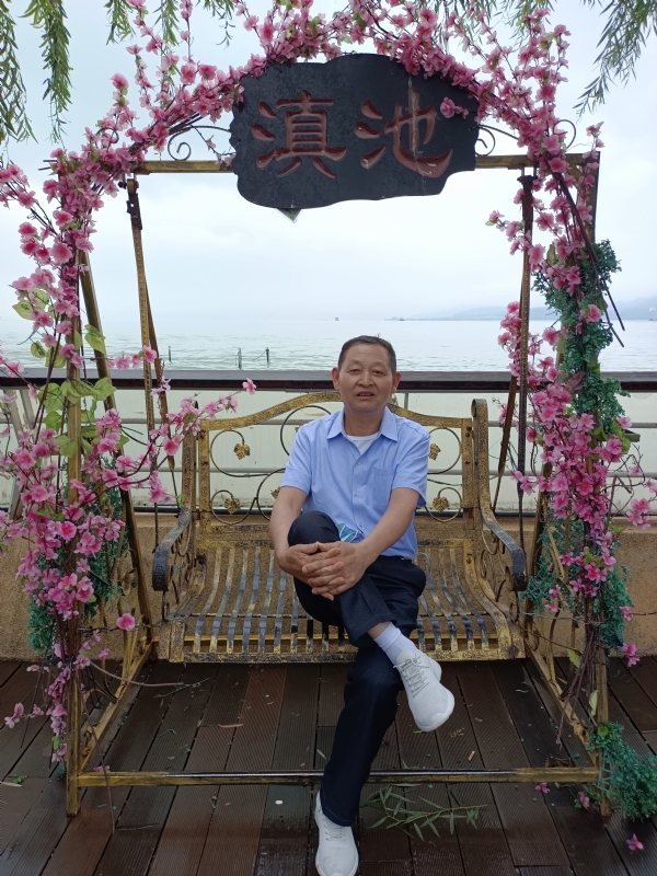 奋斗的第二张照片--徐州相亲服务中心