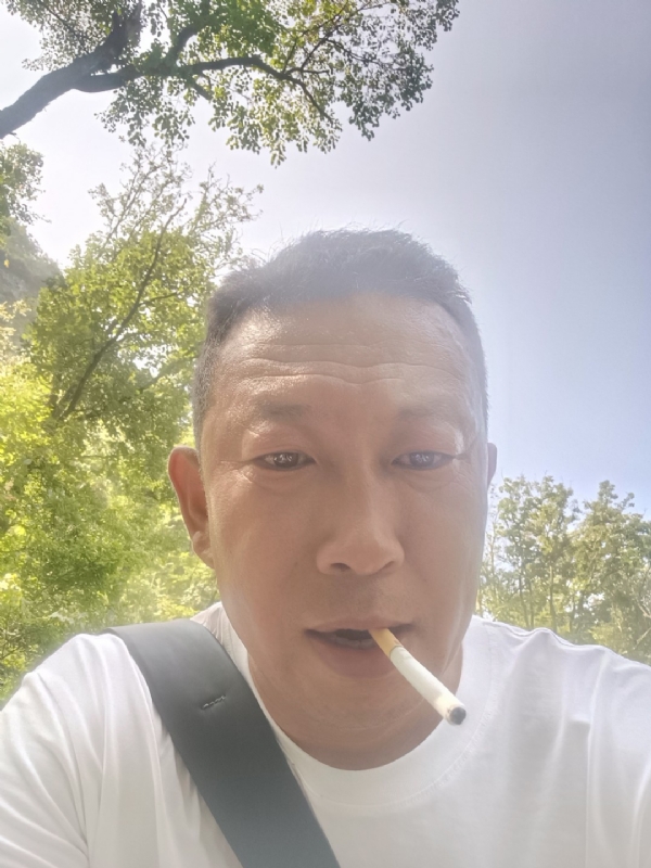 中年大叔的第一张照片--徐州相亲服务中心