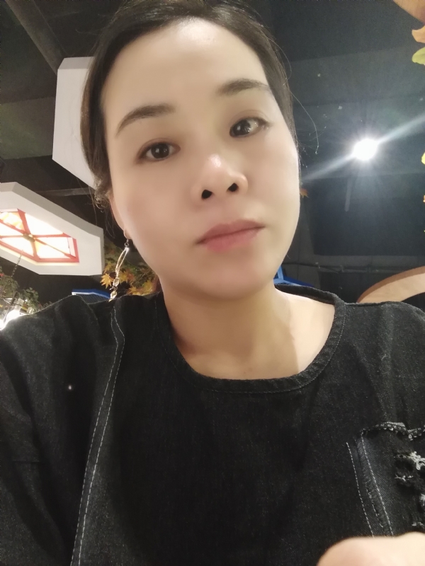 喜欢黑巧的第一张照片--徐州相亲服务中心